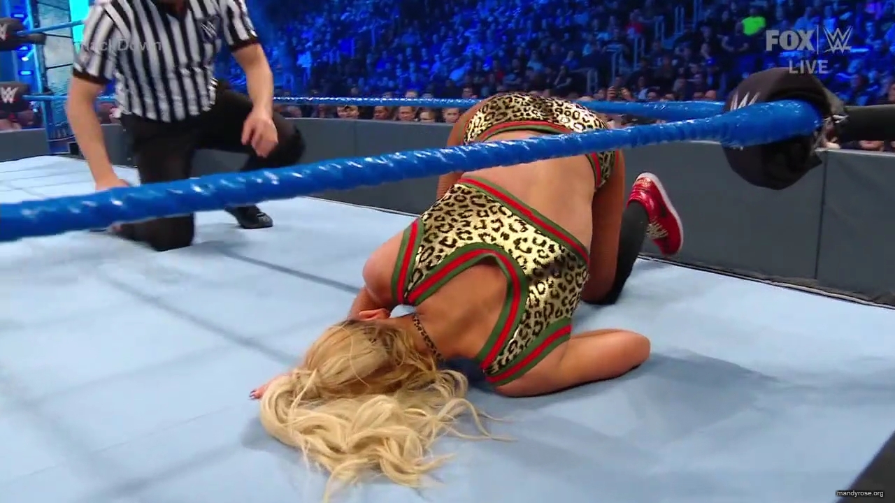 WWE_SmackDown_2019_12_27_720p_WEB_h264-HEEL_mp41342.jpg