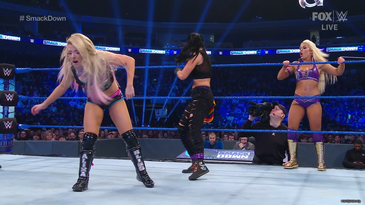 WWE_SmackDown_2020_01_31_720p_WEB_h264-HEEL_mp41713.jpg