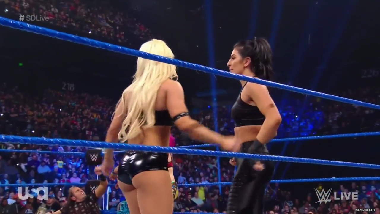 WWE_SmackDown_Live_2019_04_02_720p_HDTV_x264-NWCHD_mp41169.jpg