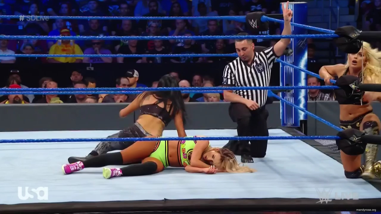 WWE_SmackDown_Live_2019_05_07_720p_HDTV_x264-NWCHD_mp40163.jpg