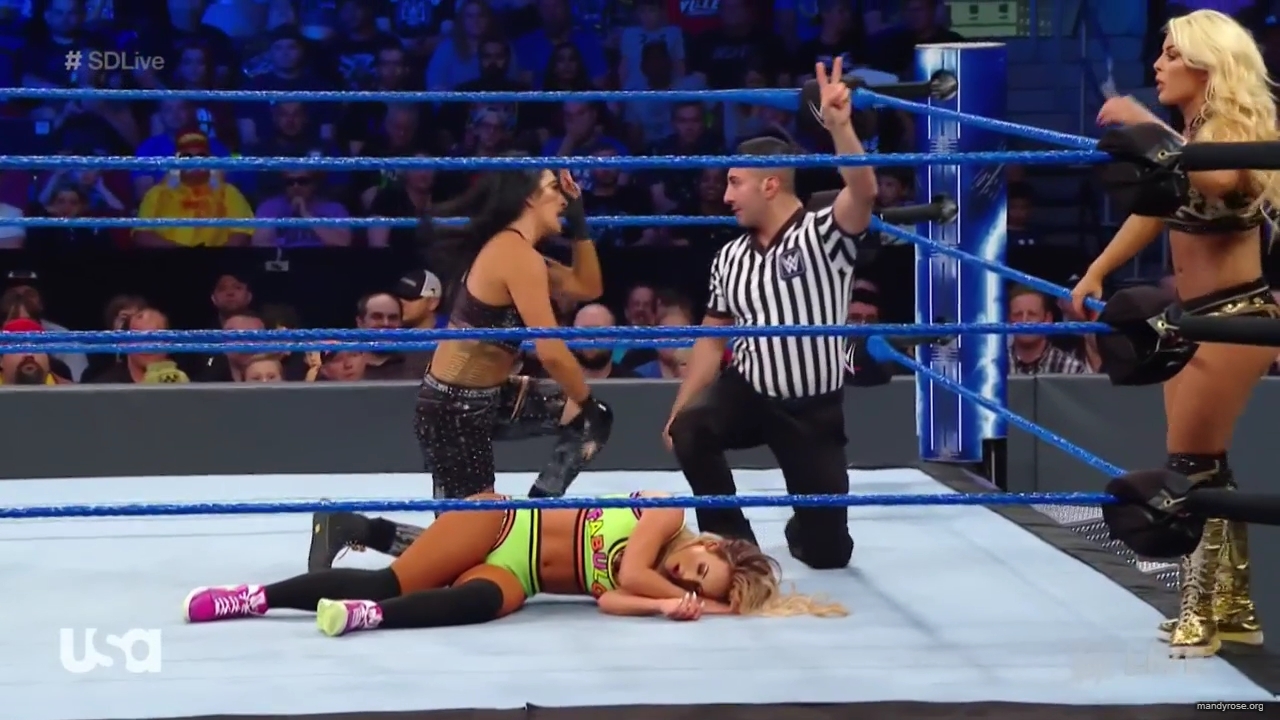 WWE_SmackDown_Live_2019_05_07_720p_HDTV_x264-NWCHD_mp40164.jpg