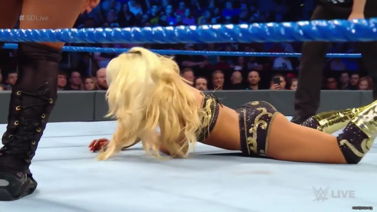 WWE_SmackDown_Live_2019_05_07_720p_HDTV_x264-NWCHD_mp40199.jpg