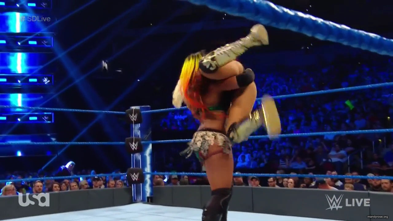 WWE_SmackDown_Live_2019_05_07_720p_HDTV_x264-NWCHD_mp40203.jpg