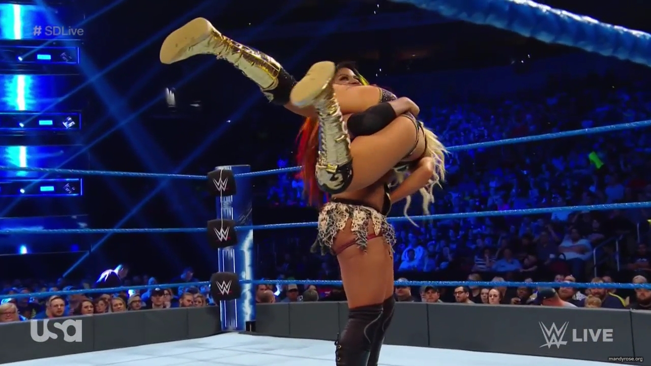 WWE_SmackDown_Live_2019_05_07_720p_HDTV_x264-NWCHD_mp40204.jpg