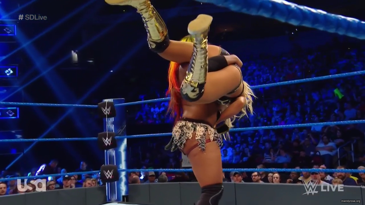 WWE_SmackDown_Live_2019_05_07_720p_HDTV_x264-NWCHD_mp40205.jpg