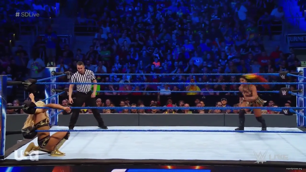 WWE_SmackDown_Live_2019_05_07_720p_HDTV_x264-NWCHD_mp40211.jpg