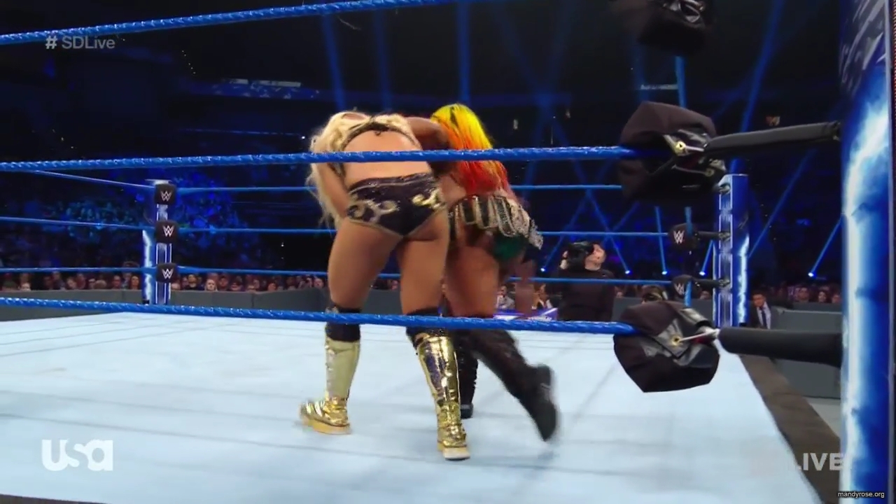 WWE_SmackDown_Live_2019_05_07_720p_HDTV_x264-NWCHD_mp40215.jpg