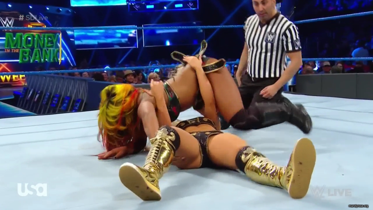 WWE_SmackDown_Live_2019_05_07_720p_HDTV_x264-NWCHD_mp40219.jpg