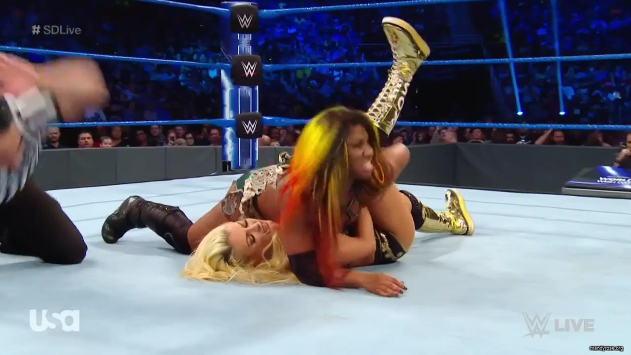 WWE_SmackDown_Live_2019_05_07_720p_HDTV_x264-NWCHD_mp40220.jpg