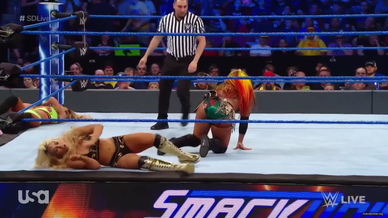 WWE_SmackDown_Live_2019_05_07_720p_HDTV_x264-NWCHD_mp40231.jpg