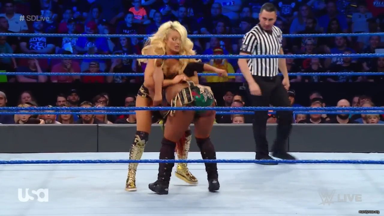 WWE_SmackDown_Live_2019_05_07_720p_HDTV_x264-NWCHD_mp40255.jpg