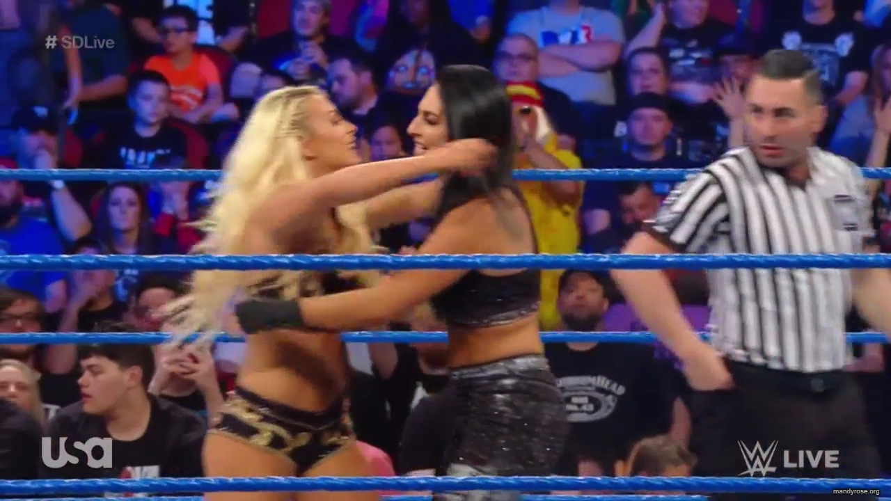 WWE_SmackDown_Live_2019_05_07_720p_HDTV_x264-NWCHD_mp40280.jpg