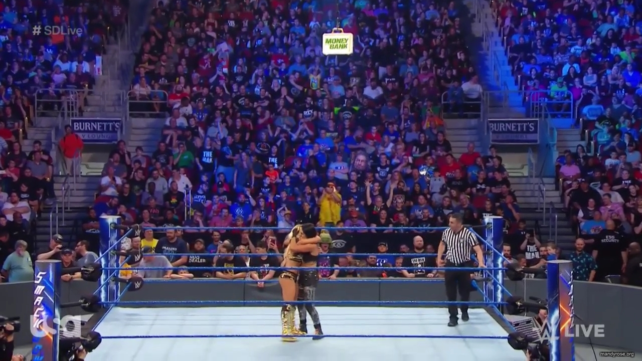 WWE_SmackDown_Live_2019_05_07_720p_HDTV_x264-NWCHD_mp40282.jpg