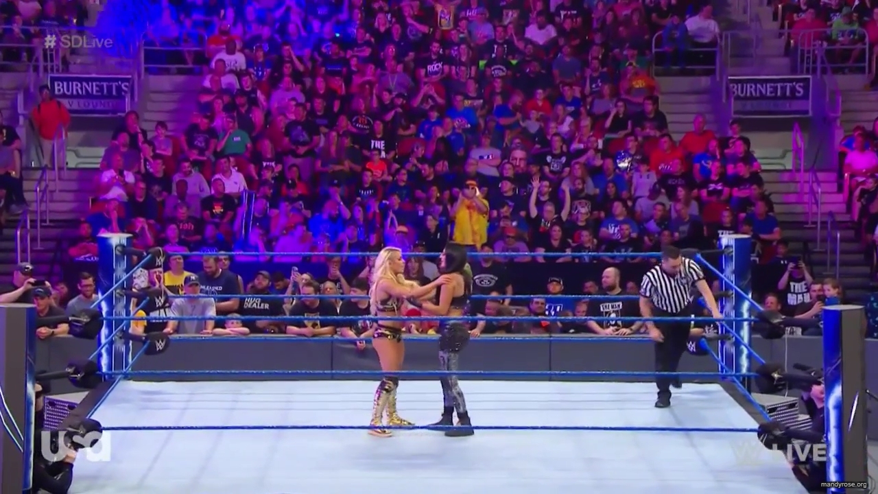 WWE_SmackDown_Live_2019_05_07_720p_HDTV_x264-NWCHD_mp40284.jpg