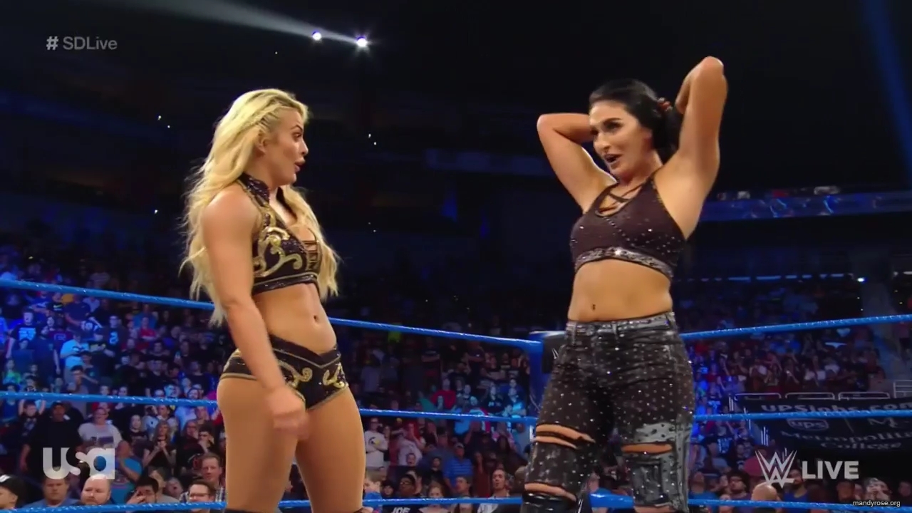 WWE_SmackDown_Live_2019_05_07_720p_HDTV_x264-NWCHD_mp40313.jpg