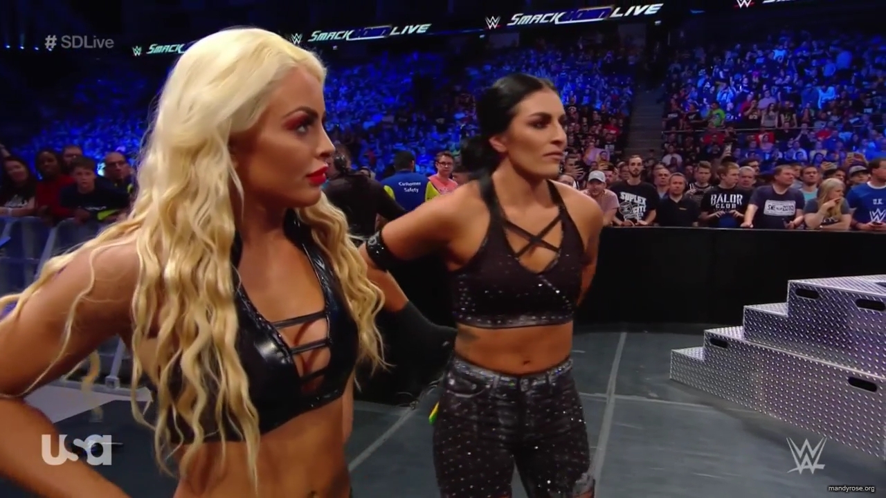 WWE_SmackDown_Live_2019_05_14_720p_HDTV_x264-NWCHD_mp42996.jpg