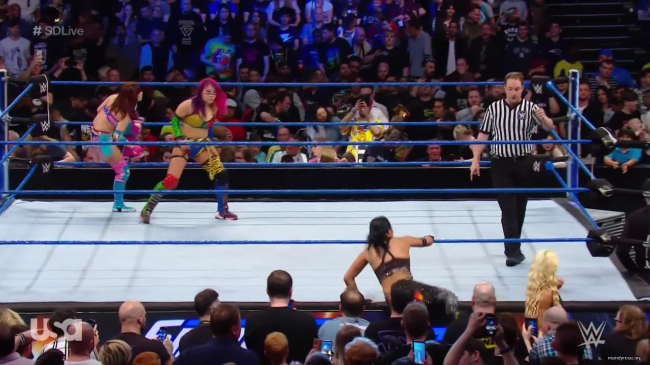 WWE_SmackDown_Live_2019_05_14_720p_HDTV_x264-NWCHD_mp43004.jpg