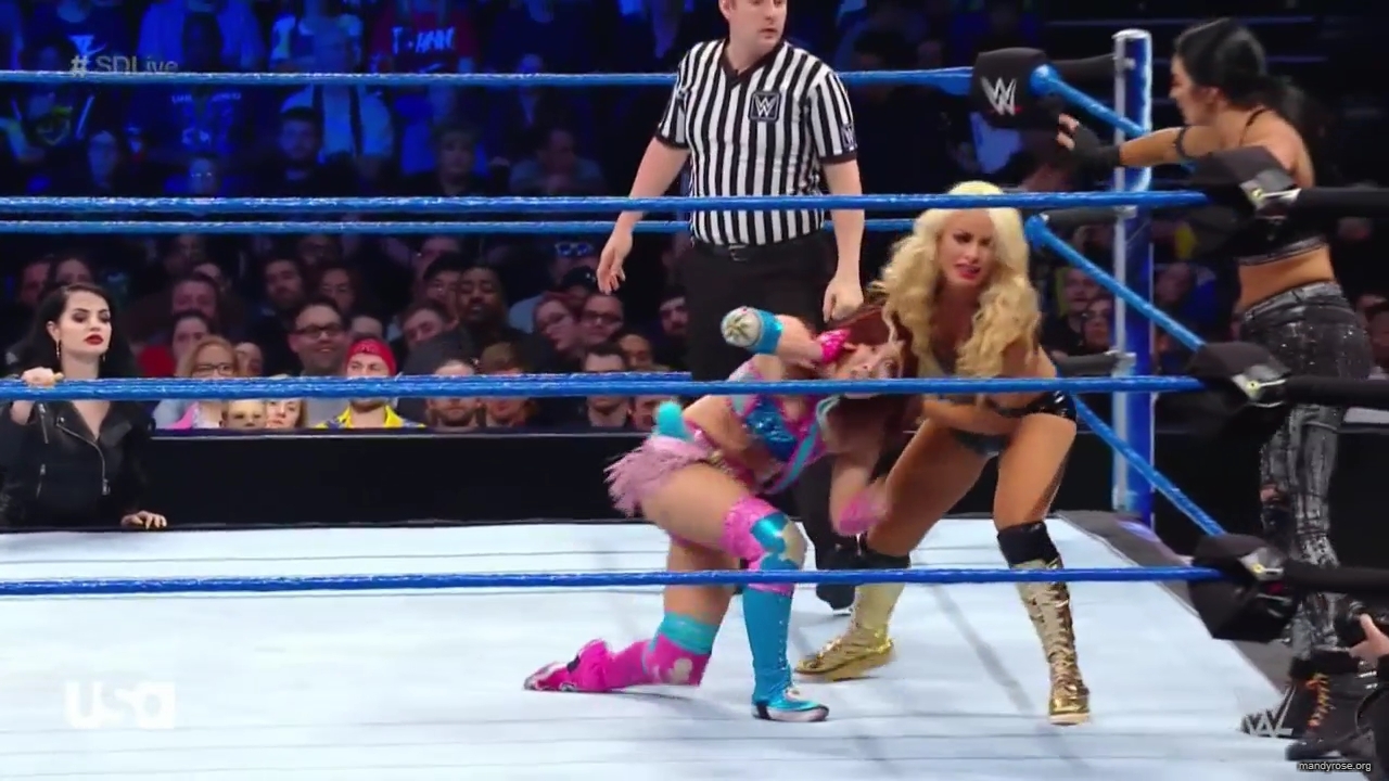 WWE_SmackDown_Live_2019_05_14_720p_HDTV_x264-NWCHD_mp43125.jpg