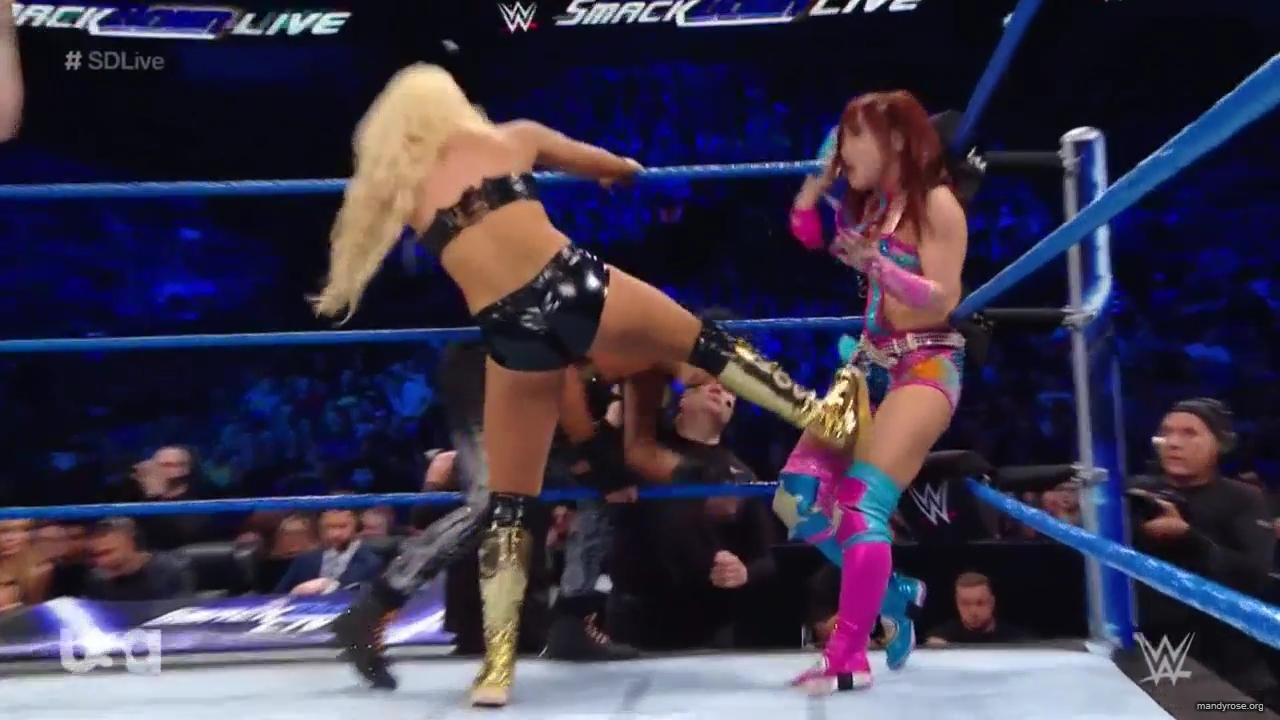 WWE_SmackDown_Live_2019_05_14_720p_HDTV_x264-NWCHD_mp43127.jpg