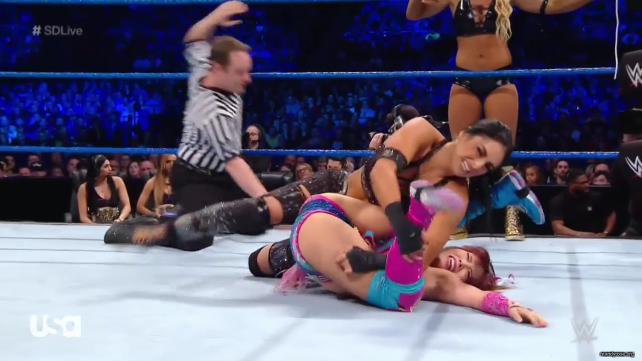 WWE_SmackDown_Live_2019_05_14_720p_HDTV_x264-NWCHD_mp43141.jpg