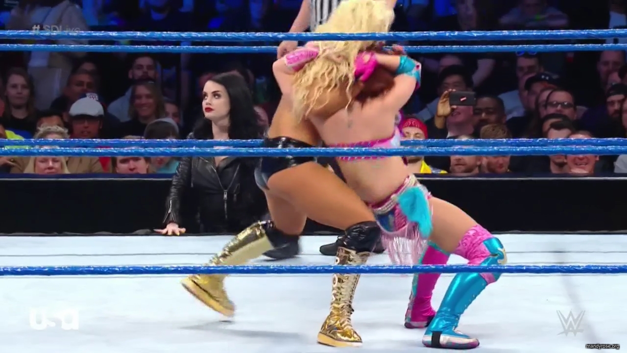 WWE_SmackDown_Live_2019_05_14_720p_HDTV_x264-NWCHD_mp43186.jpg