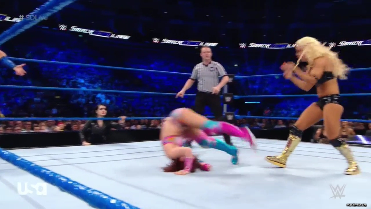 WWE_SmackDown_Live_2019_05_14_720p_HDTV_x264-NWCHD_mp43218.jpg