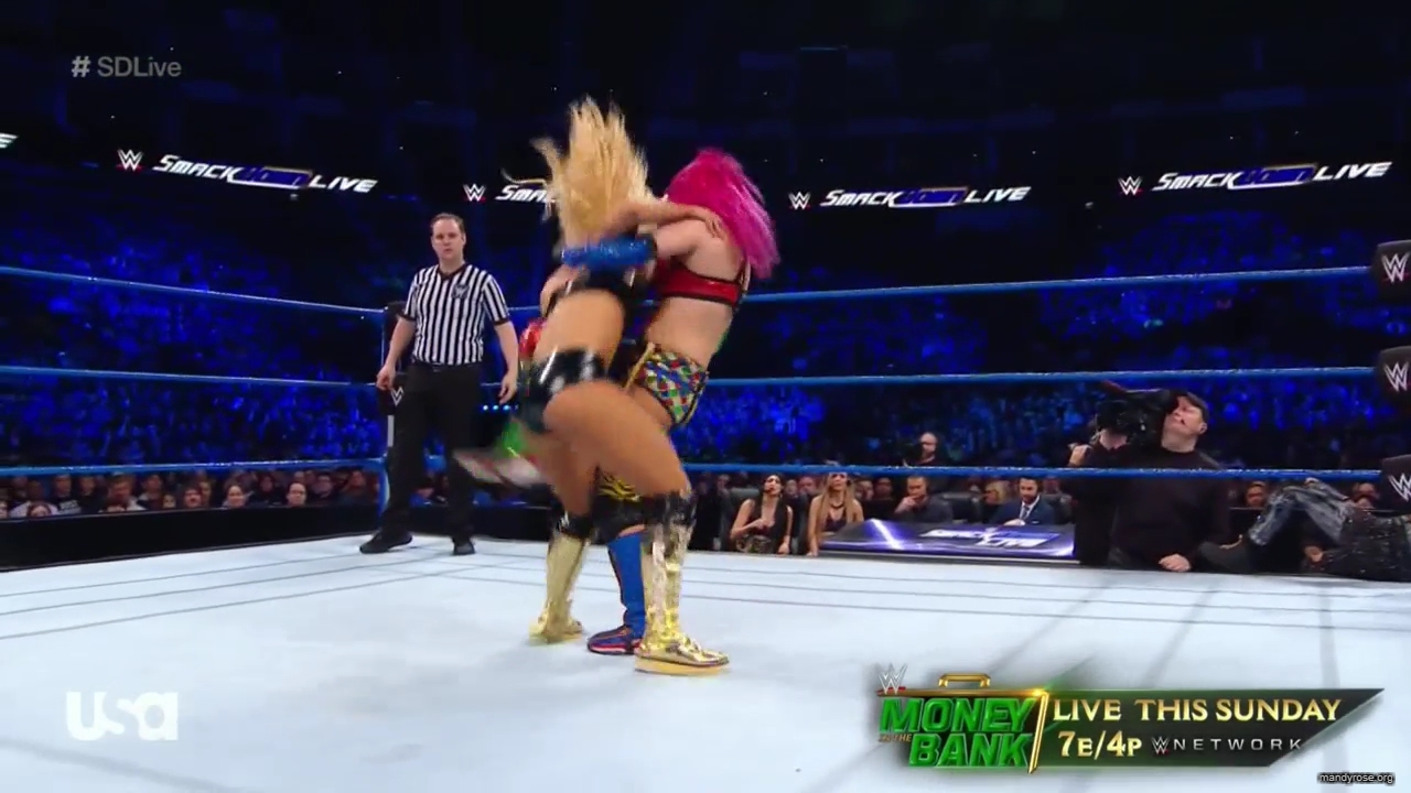 WWE_SmackDown_Live_2019_05_14_720p_HDTV_x264-NWCHD_mp43226.jpg