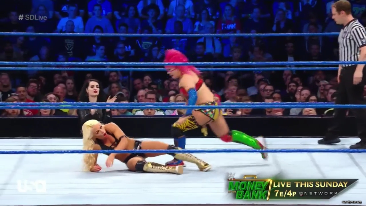 WWE_SmackDown_Live_2019_05_14_720p_HDTV_x264-NWCHD_mp43228.jpg