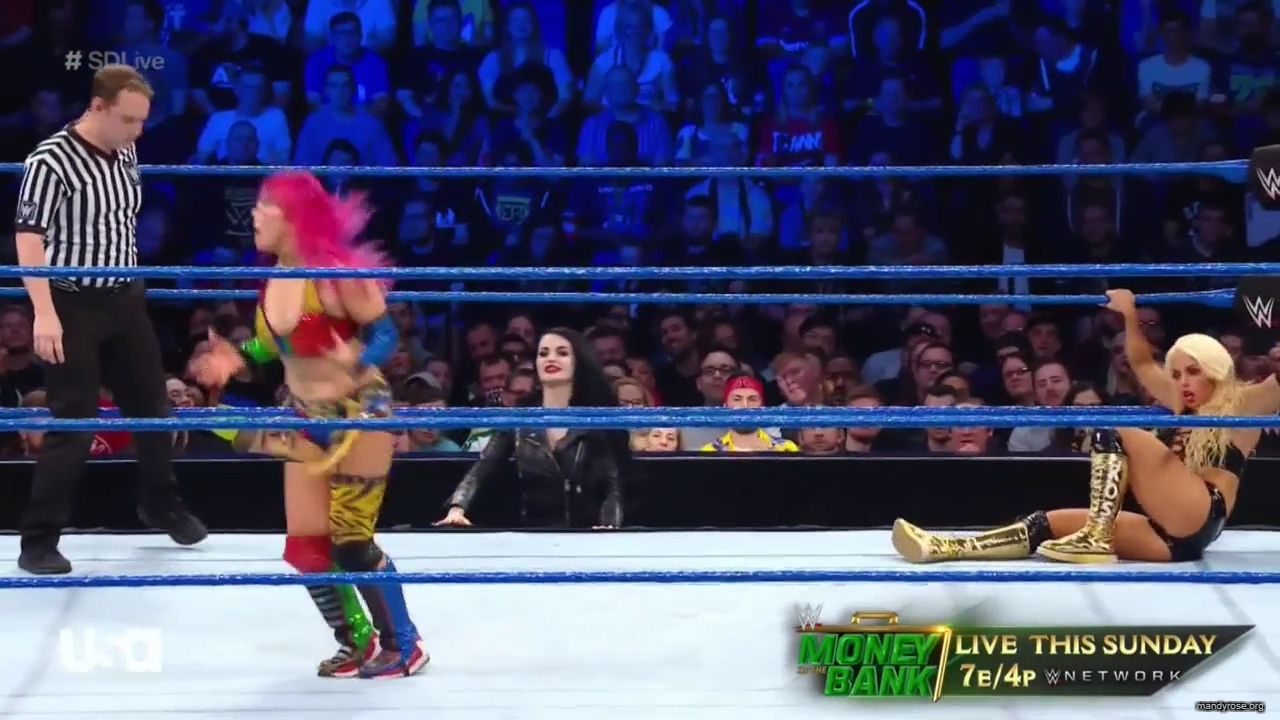 WWE_SmackDown_Live_2019_05_14_720p_HDTV_x264-NWCHD_mp43234.jpg