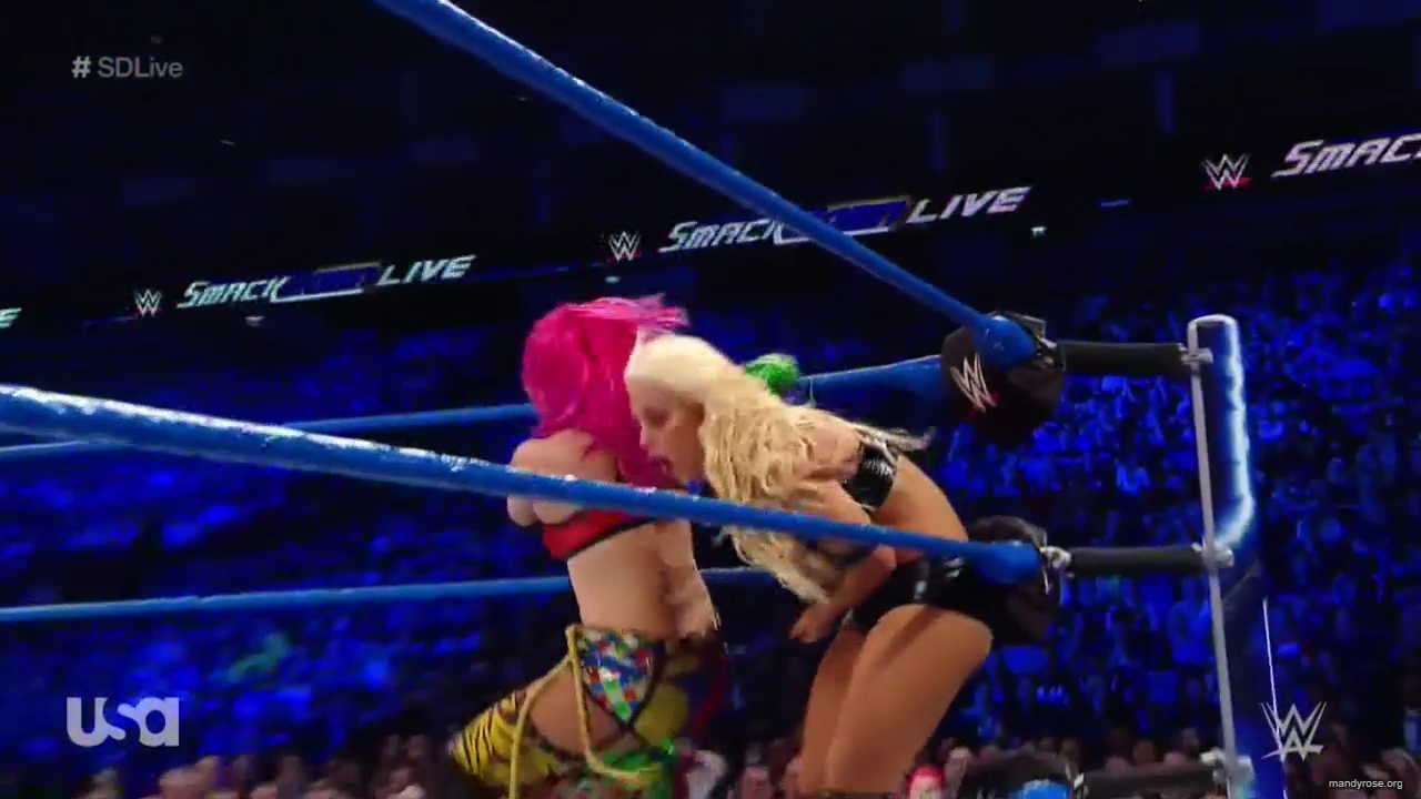 WWE_SmackDown_Live_2019_05_14_720p_HDTV_x264-NWCHD_mp43238.jpg