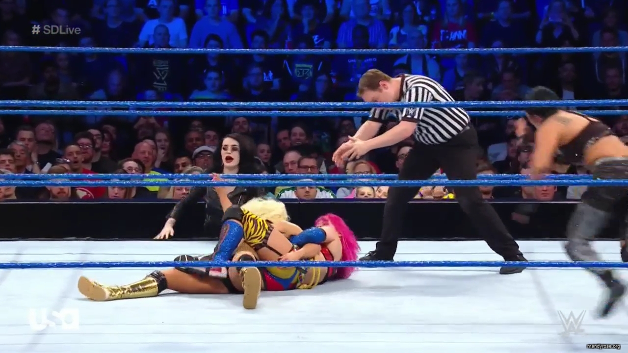 WWE_SmackDown_Live_2019_05_14_720p_HDTV_x264-NWCHD_mp43246.jpg