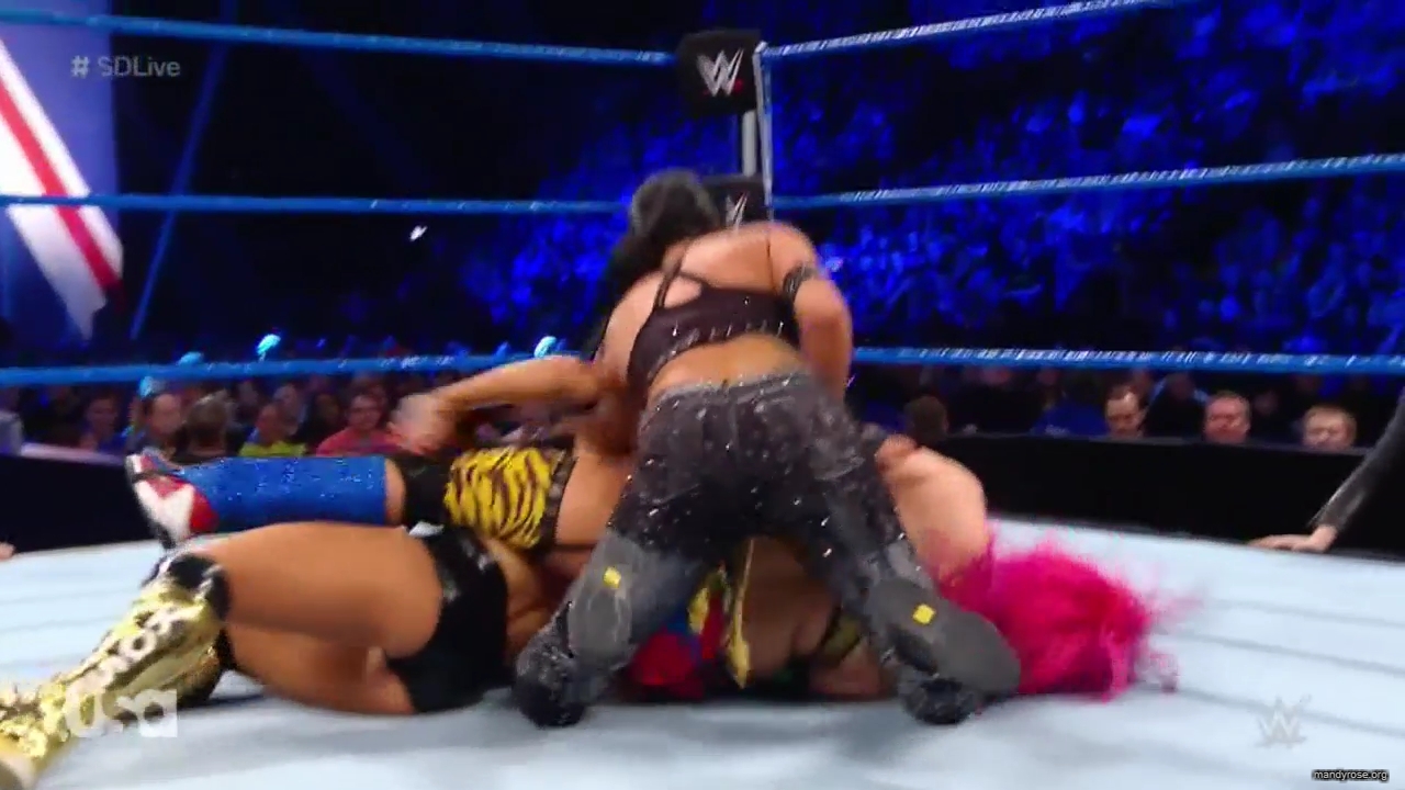 WWE_SmackDown_Live_2019_05_14_720p_HDTV_x264-NWCHD_mp43247.jpg