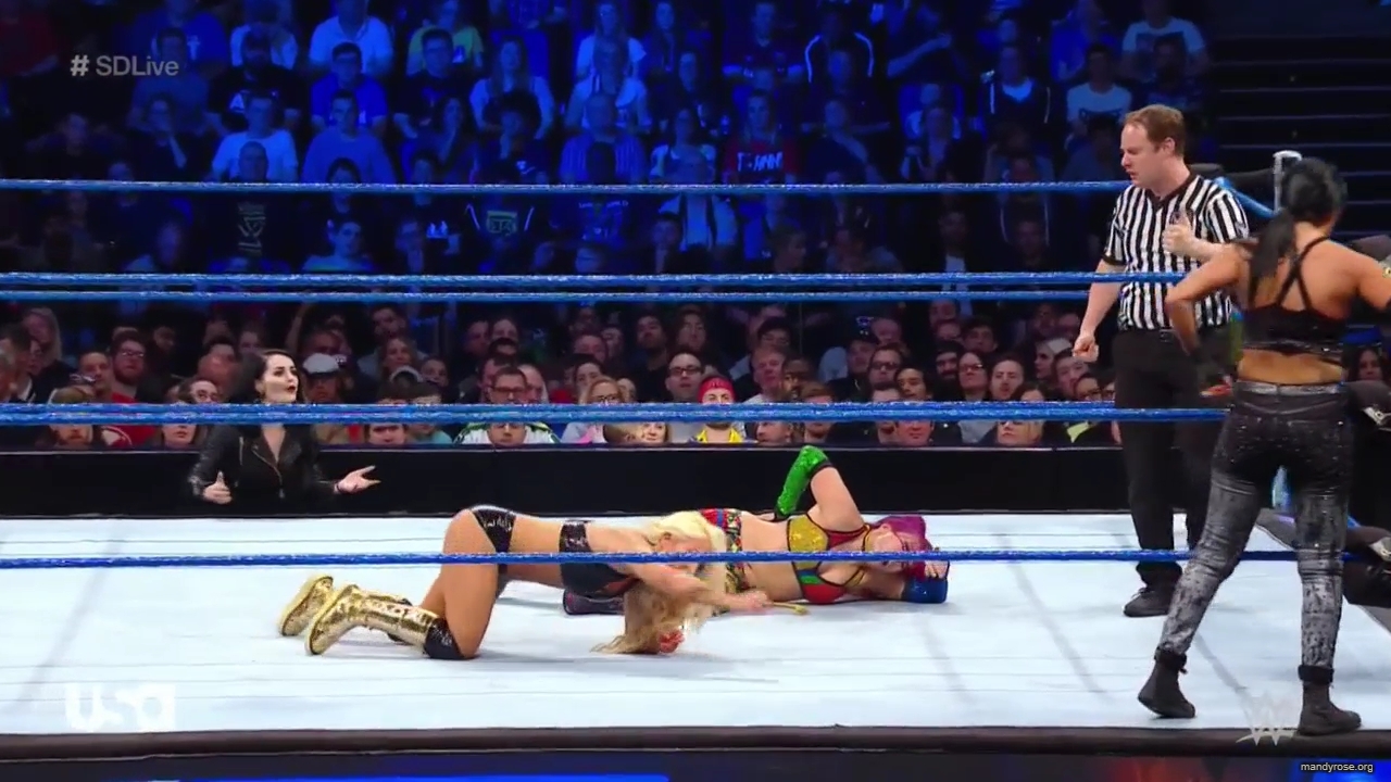 WWE_SmackDown_Live_2019_05_14_720p_HDTV_x264-NWCHD_mp43258.jpg