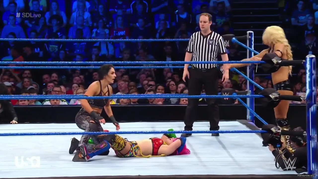 WWE_SmackDown_Live_2019_05_14_720p_HDTV_x264-NWCHD_mp43290.jpg