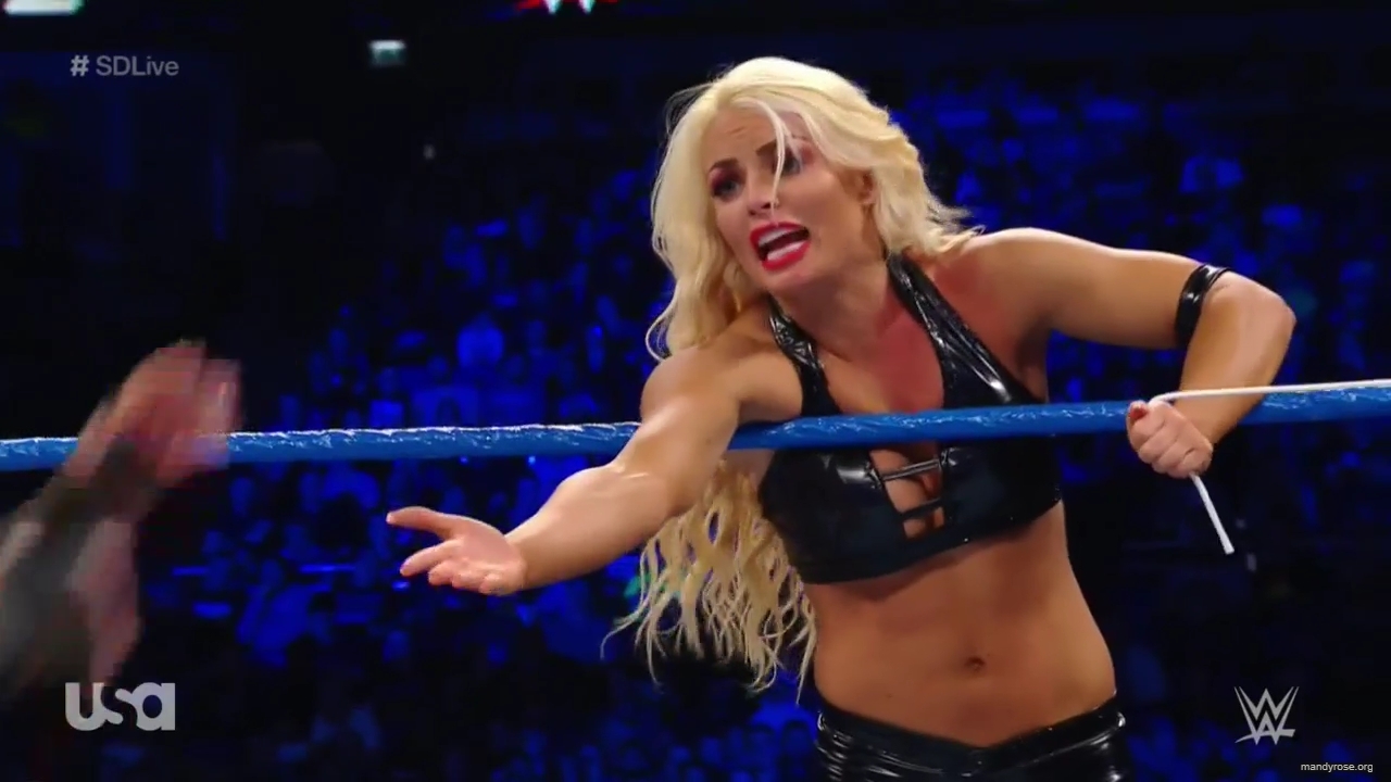 WWE_SmackDown_Live_2019_05_14_720p_HDTV_x264-NWCHD_mp43291.jpg