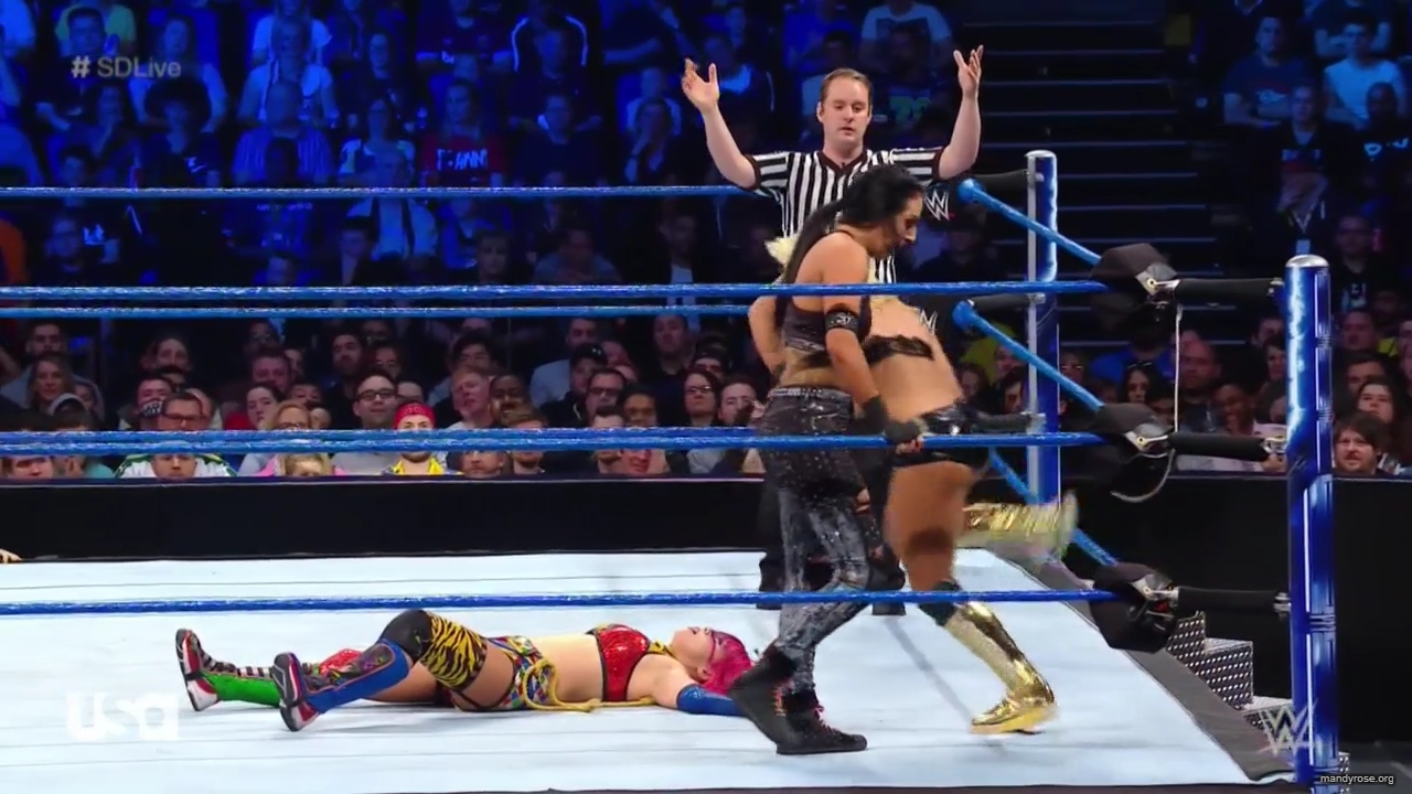 WWE_SmackDown_Live_2019_05_14_720p_HDTV_x264-NWCHD_mp43294.jpg