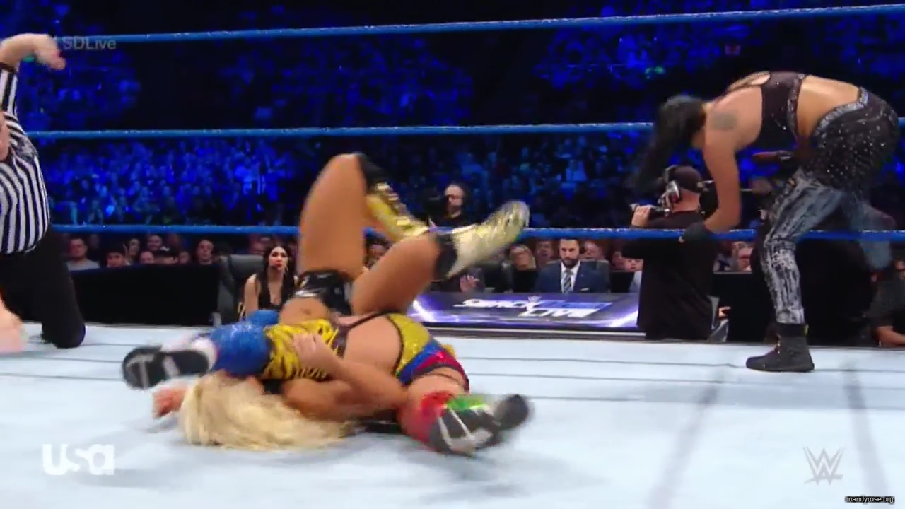 WWE_SmackDown_Live_2019_05_14_720p_HDTV_x264-NWCHD_mp43296.jpg