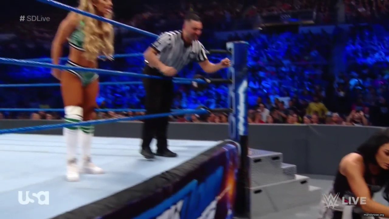 WWE_SmackDown_Live_2019_05_21_720p_HDTV_x264-NWCHD_mp40291.jpg