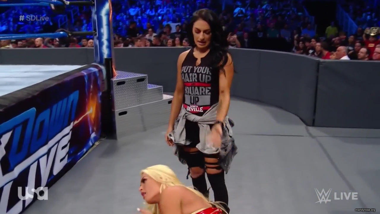 WWE_SmackDown_Live_2019_05_21_720p_HDTV_x264-NWCHD_mp40293.jpg