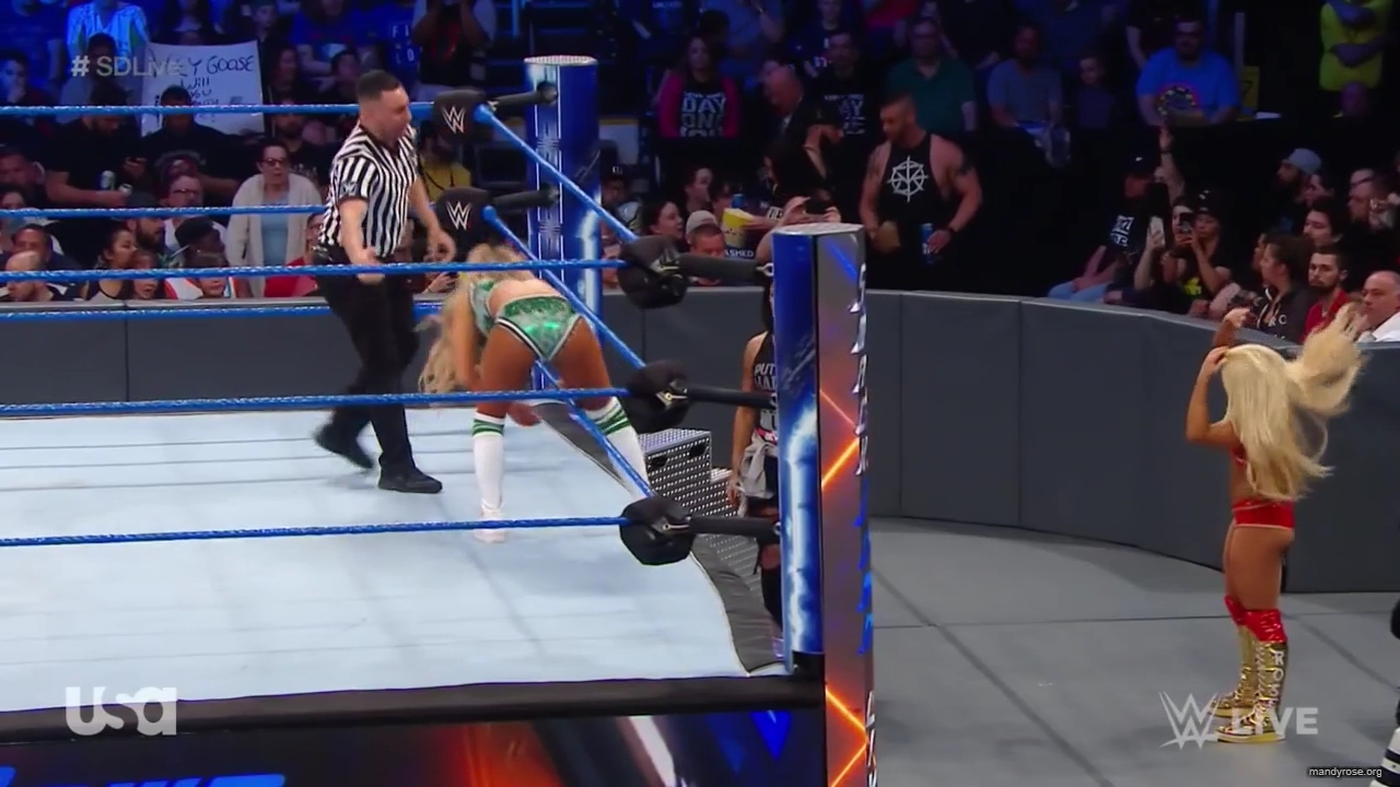 WWE_SmackDown_Live_2019_05_21_720p_HDTV_x264-NWCHD_mp40305.jpg