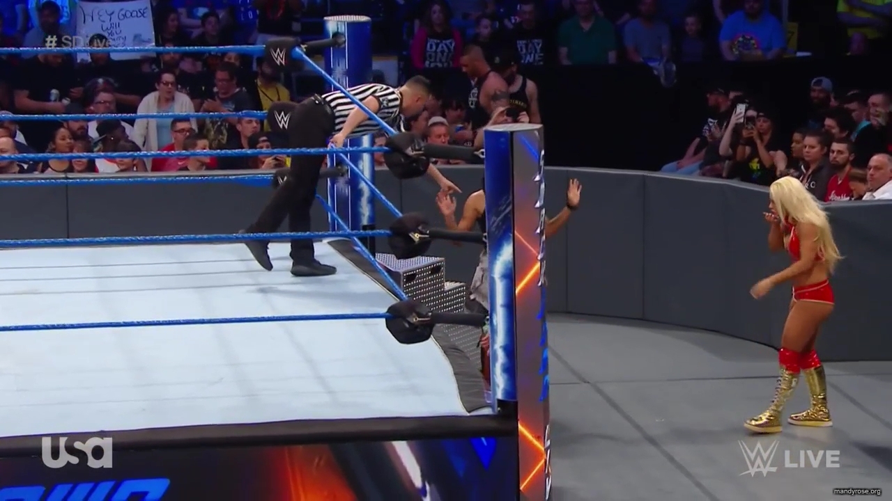 WWE_SmackDown_Live_2019_05_21_720p_HDTV_x264-NWCHD_mp40307.jpg