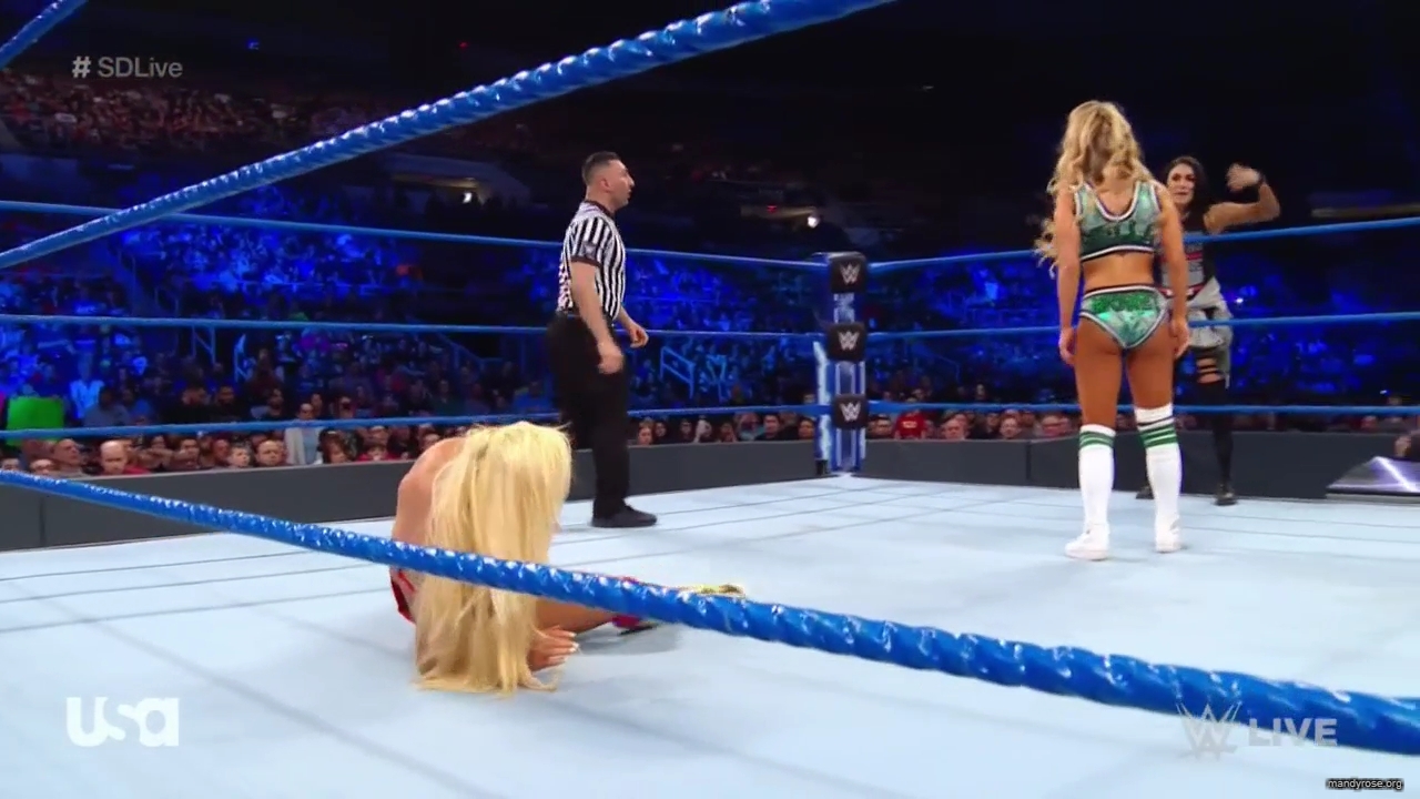 WWE_SmackDown_Live_2019_05_21_720p_HDTV_x264-NWCHD_mp40315.jpg