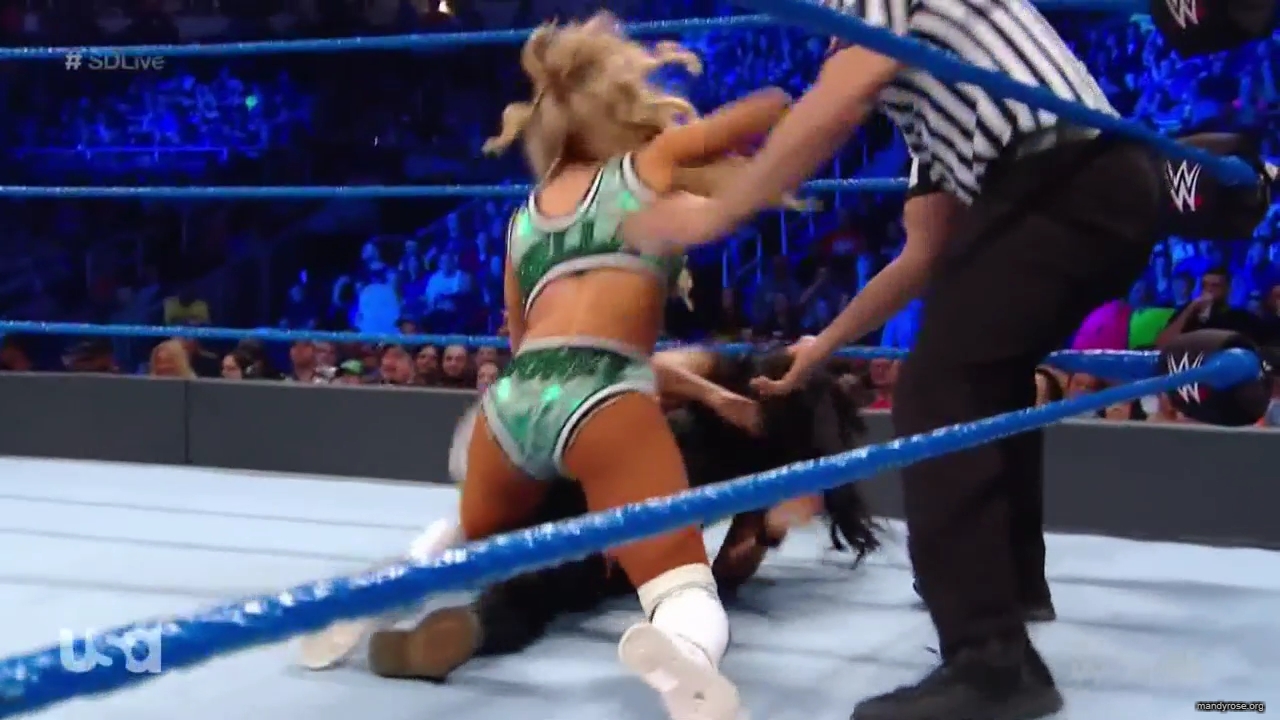 WWE_SmackDown_Live_2019_05_21_720p_HDTV_x264-NWCHD_mp40325.jpg