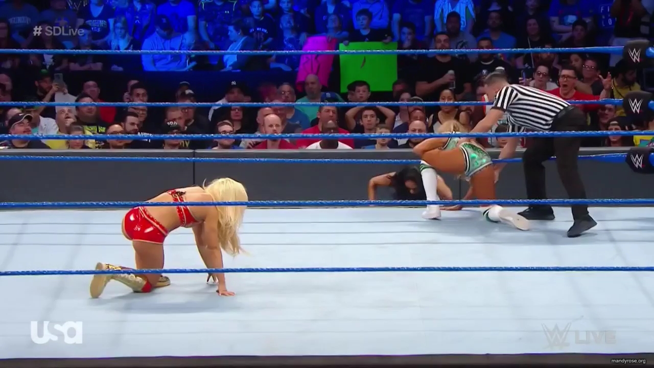 WWE_SmackDown_Live_2019_05_21_720p_HDTV_x264-NWCHD_mp40328.jpg