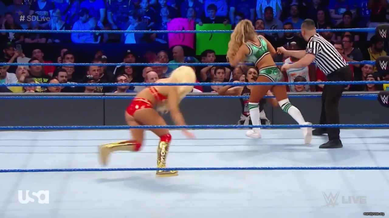 WWE_SmackDown_Live_2019_05_21_720p_HDTV_x264-NWCHD_mp40329.jpg