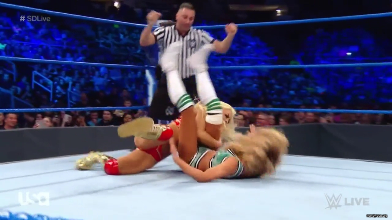 WWE_SmackDown_Live_2019_05_21_720p_HDTV_x264-NWCHD_mp40331.jpg