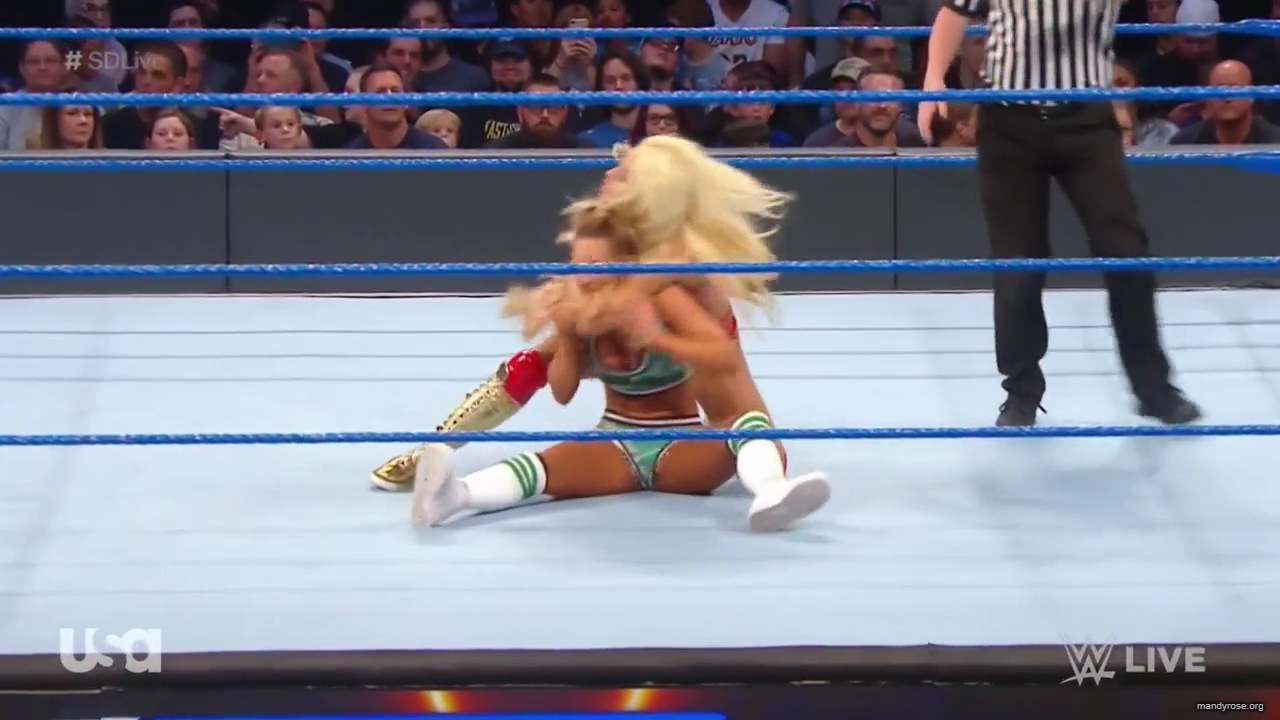 WWE_SmackDown_Live_2019_05_28_720p_HDTV_x264-NWCHD_mp41173.jpg