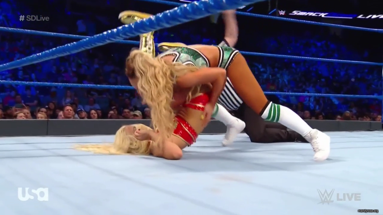 WWE_SmackDown_Live_2019_05_28_720p_HDTV_x264-NWCHD_mp41207.jpg