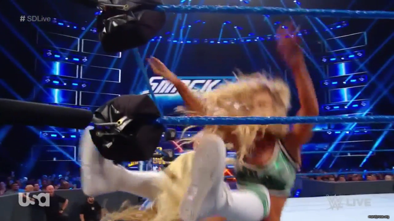 WWE_SmackDown_Live_2019_05_28_720p_HDTV_x264-NWCHD_mp41251.jpg