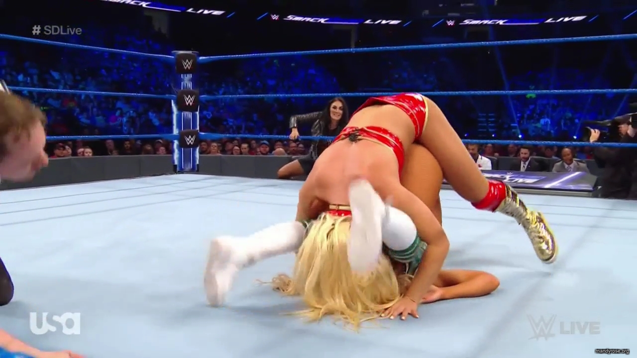 WWE_SmackDown_Live_2019_05_28_720p_HDTV_x264-NWCHD_mp41269.jpg